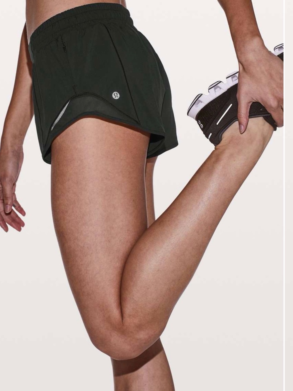 Lululemon Hotty Hot Short II *2.5" Size 8